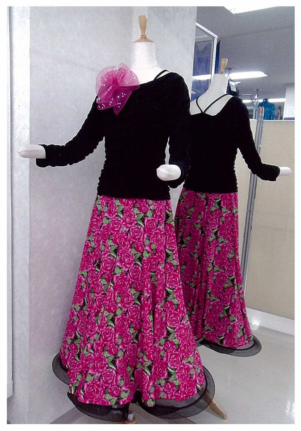 プリントオリジナルスカート ピンクの花柄+ホース付ペチコート